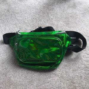 Green fannypack used once in perfect condition